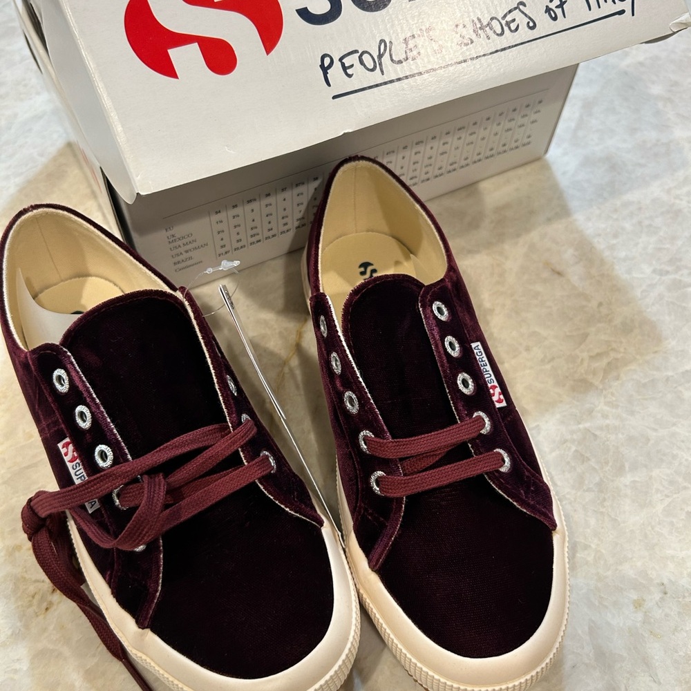 Superga Red and Cream Sneakers Classic Low-Top Design